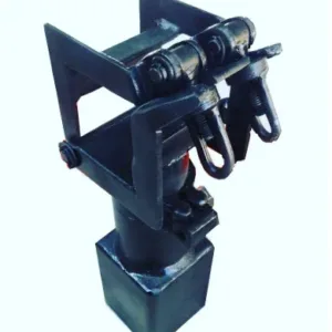 Temporary cross arm connection for 360 degree rotating beam installation